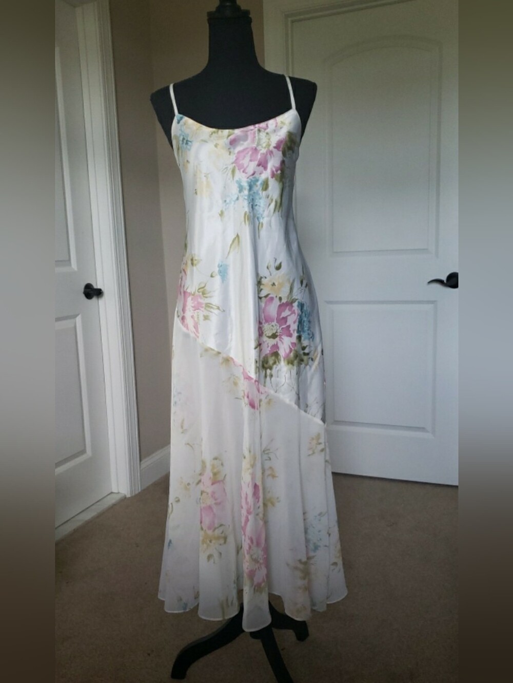 Vintage Victoria's Secret Collection White Floral Nightgown